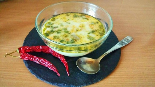 Сырный суп с красной рыбой: бюджетное решение для зимнего стола