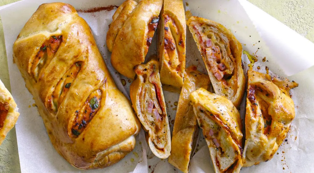Стромболи: Вкусный Итальянский Рулет