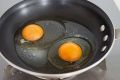 Почему стоит обращать внимание на температуру яиц перед жаркой