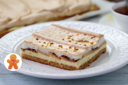 Нежный творожный пирог с яблоками и карамелью