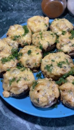 Вкусные фаршированные шампиньоны
