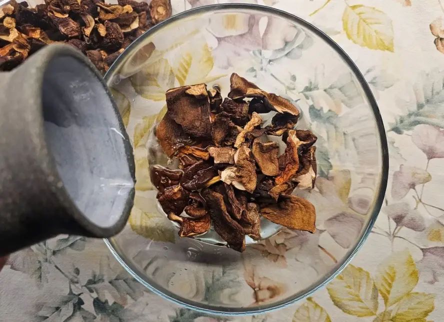 Необычные секреты замачивания сушеных грибов, которые изменят ваш кулинарный опыт