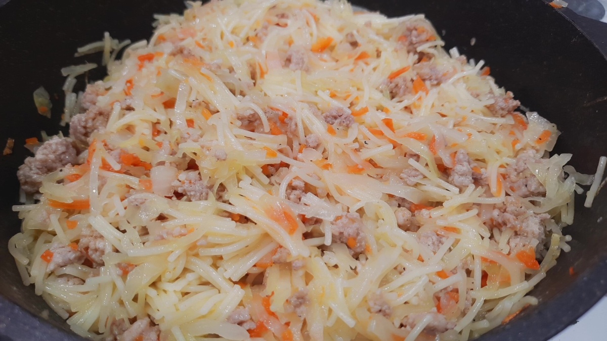 Капуста с вермишелью: простой и полезный рецепт для похудения