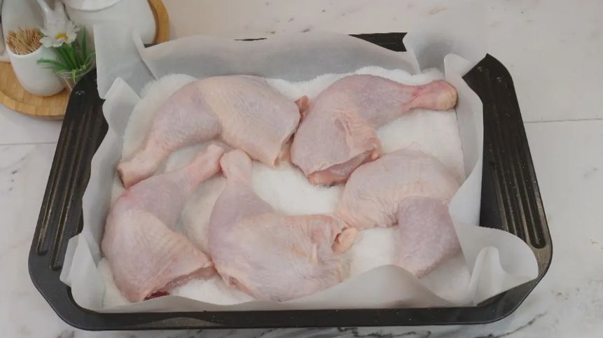 Секреты сочных окорочков в духовке без специй