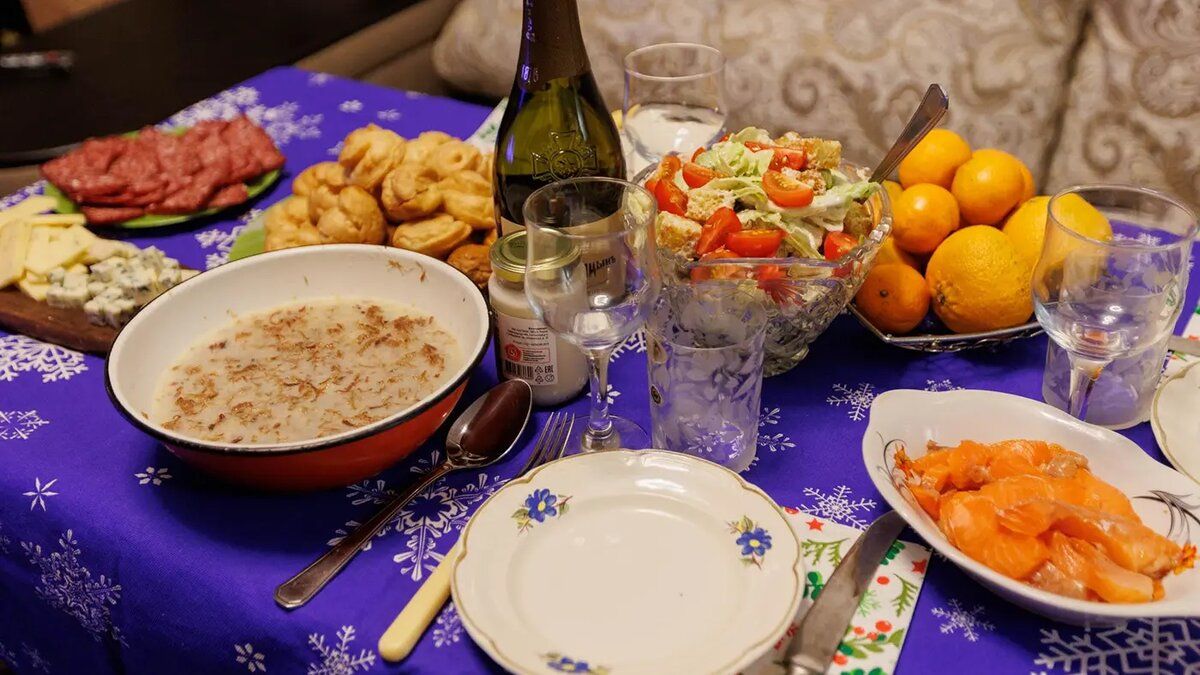 Как накрыть праздничный стол без майонеза: идеи для ярких блюд