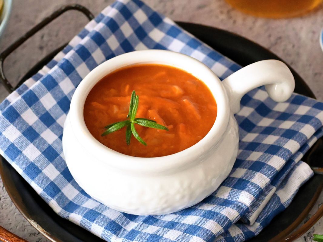 Быстрая подливка из кабачковой икры: идеальное дополнение к любому блюду