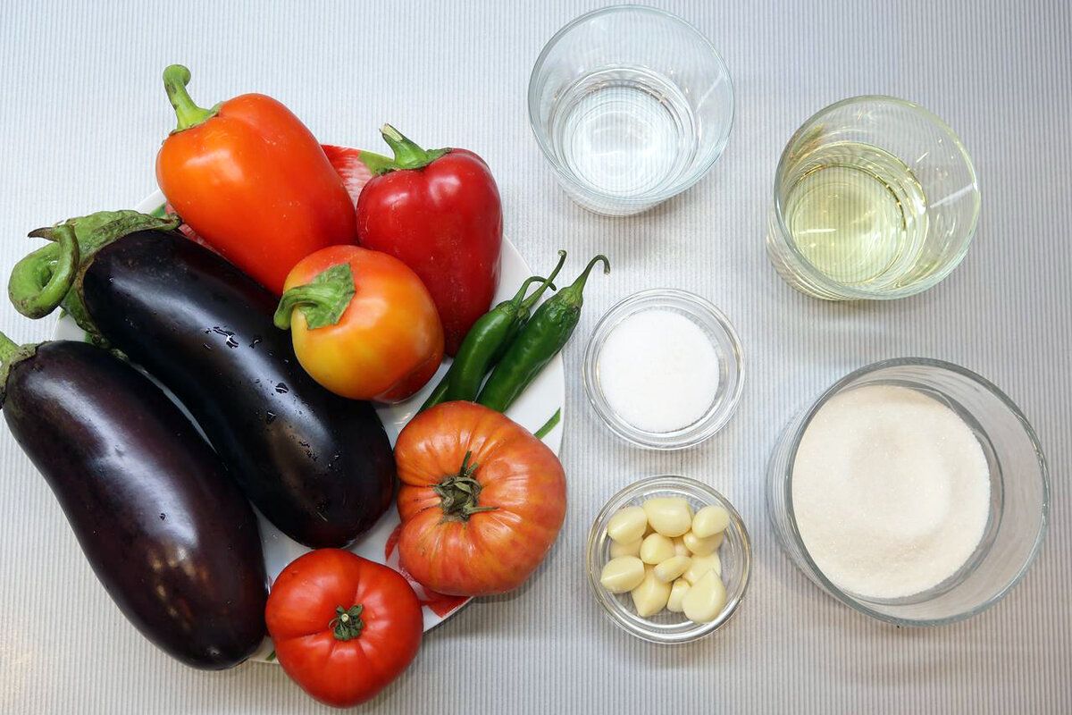 Воздушные баклажаны в аджике на зиму