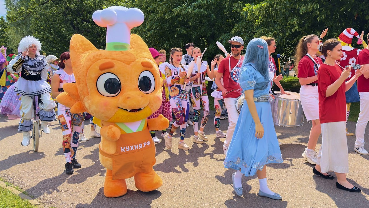 Волшебное начало лета: День защиты детей с Дракошами Гошей и Тошей