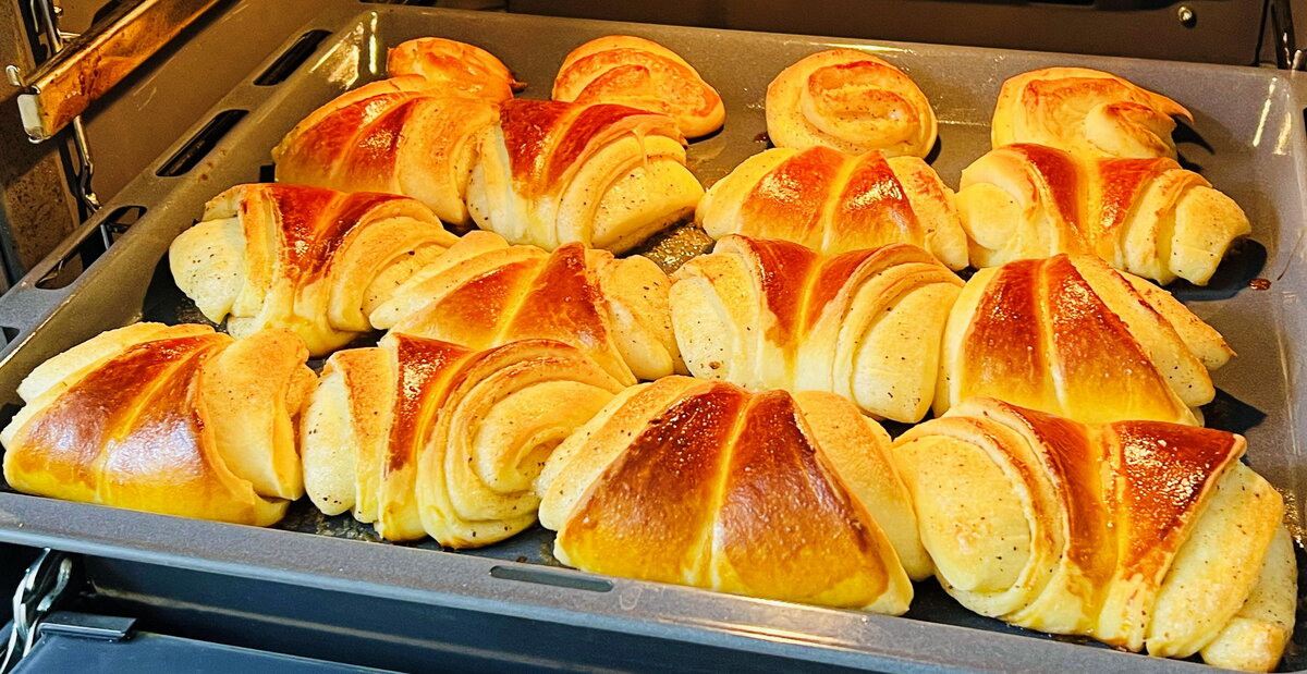 Кулинарный хит: нежные булочки с корицей к чаю