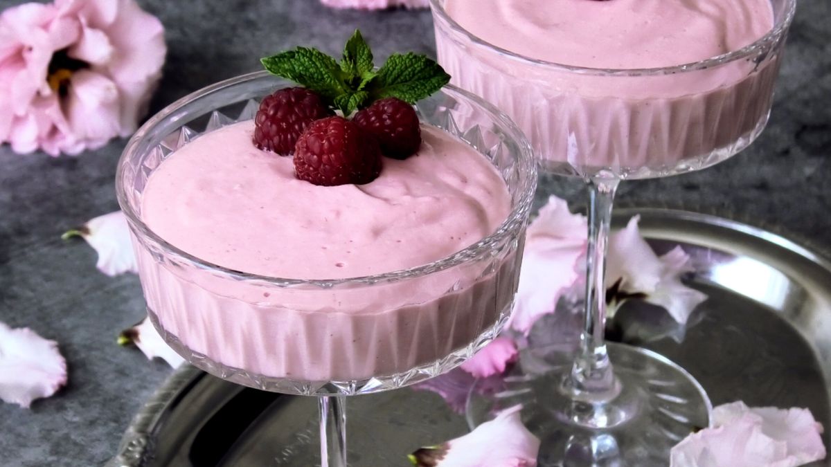 Летний десерт за считанные минуты: насладитесь свежестью ягод