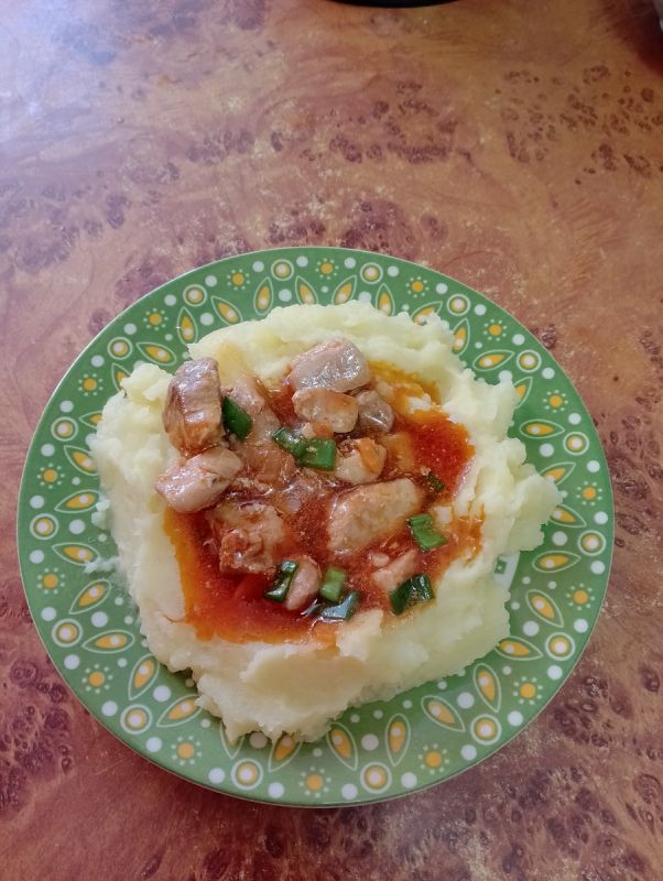 Вкусный гуляш с картофельным пюре: простые рецепты и секреты