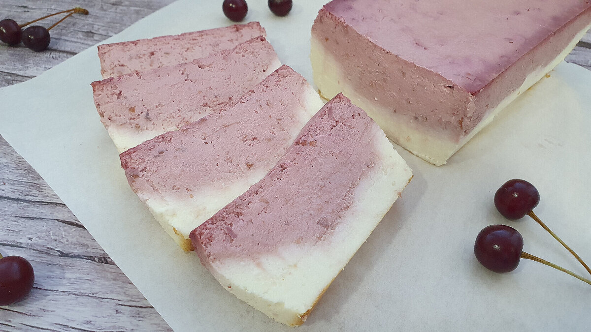Вкусный рецепт для всей семьи: двухслойная запеканка с творогом и ягодами