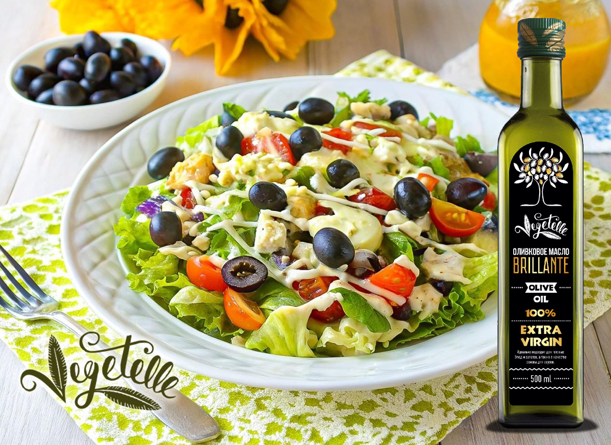 Салат с курицей, маслинами и сыром