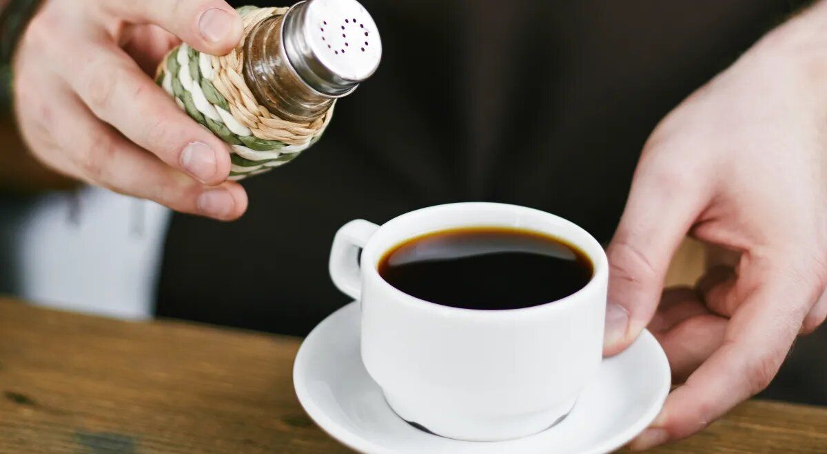 Как сделать черный кофе вкуснее и полезнее