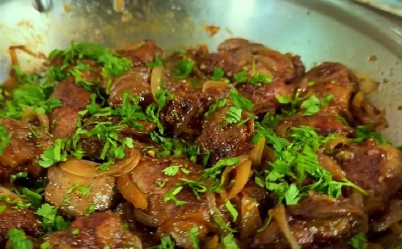 Нежная печень с луком: как добиться идеального вкуса