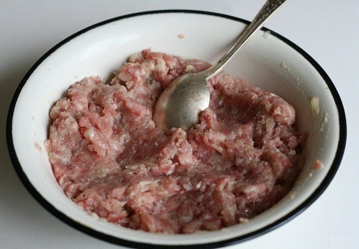 Вкусные солдатские котлеты: простое и сытное блюдо для всей семьи