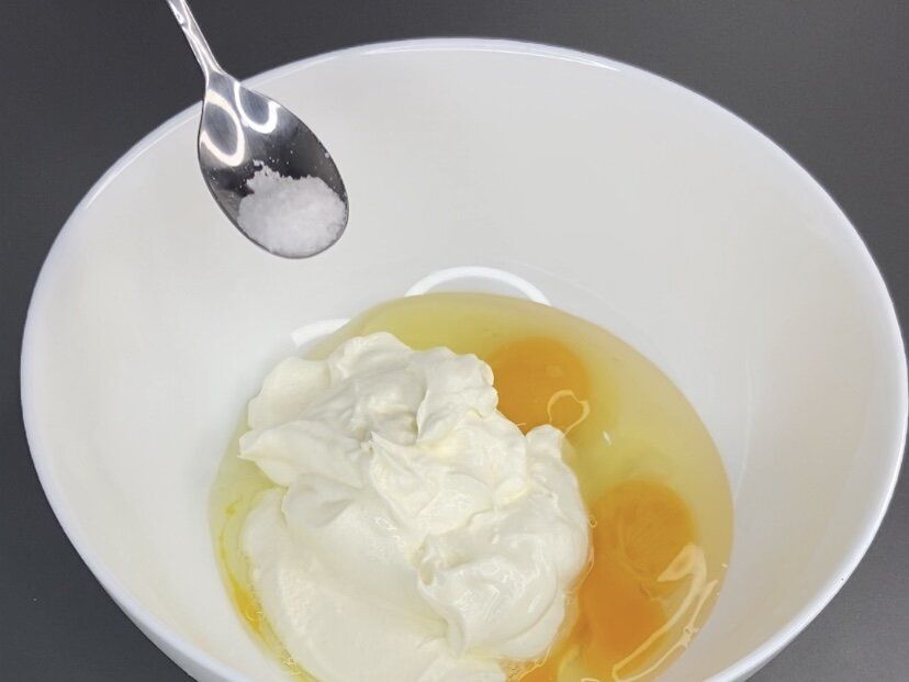 Ленивая пицца на сковороде для быстрого и вкусного завтрака