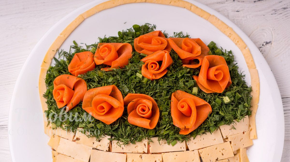 Салат 'Корзинка с розами': Красота и Вкус в Одном Блюде