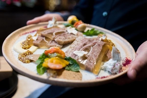 Как правильно приготовить холодец: секреты от шеф-повара