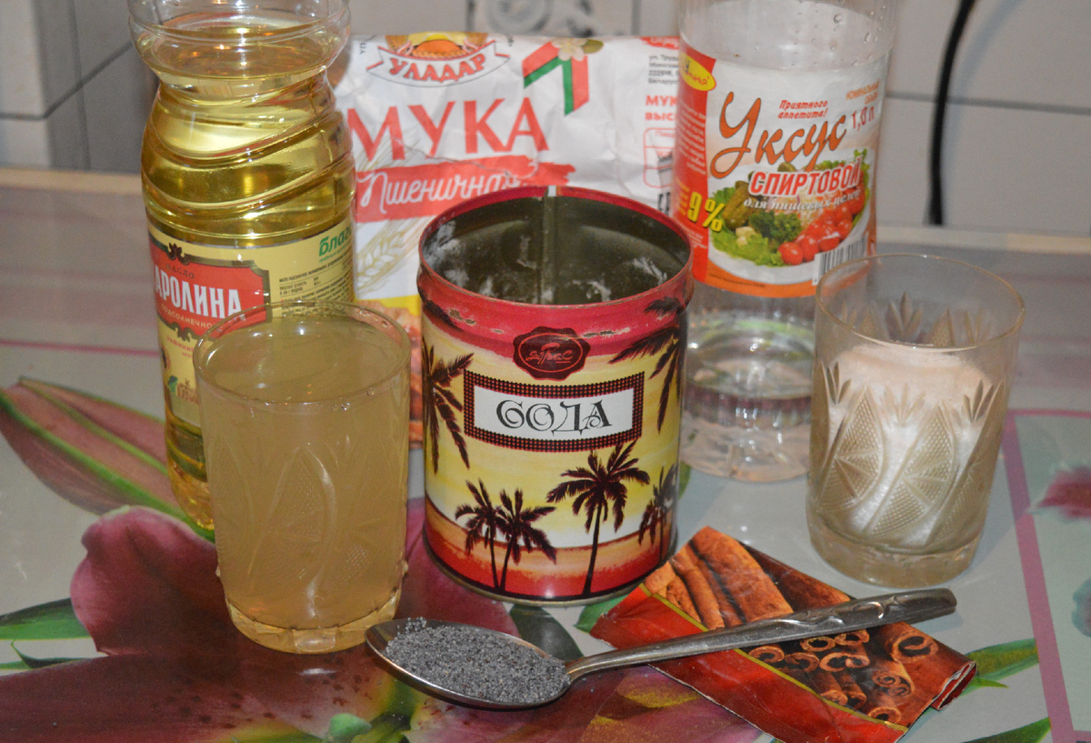 Как быстро приготовить рассольное печенье с маком и корицей