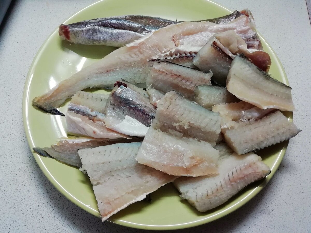 Навага под быстрым маринадом: простой и вкусный рецепт с ароматом детства