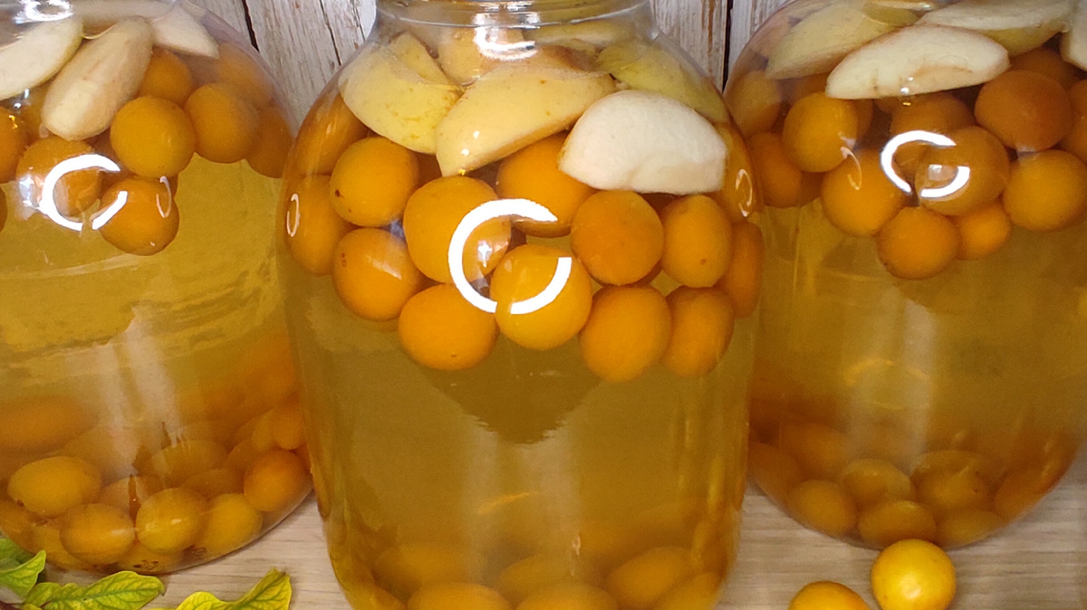 Волшебный компот из алычи и яблок, который согреет зимой