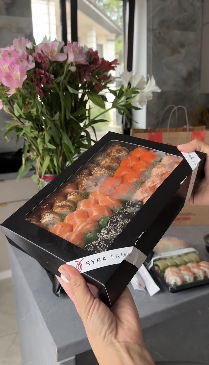 Суши на бегу: стоит ли доверять сети Ryba Family?