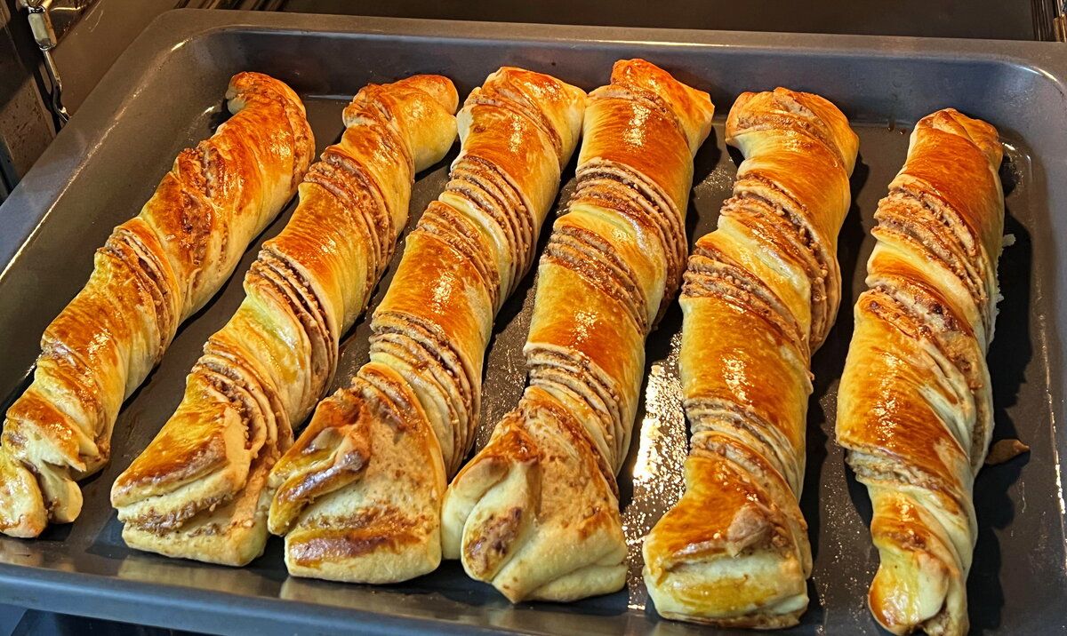 Удивительная выпечка с джемом и грецкими орехами, которая станет хитом вашего чаепития