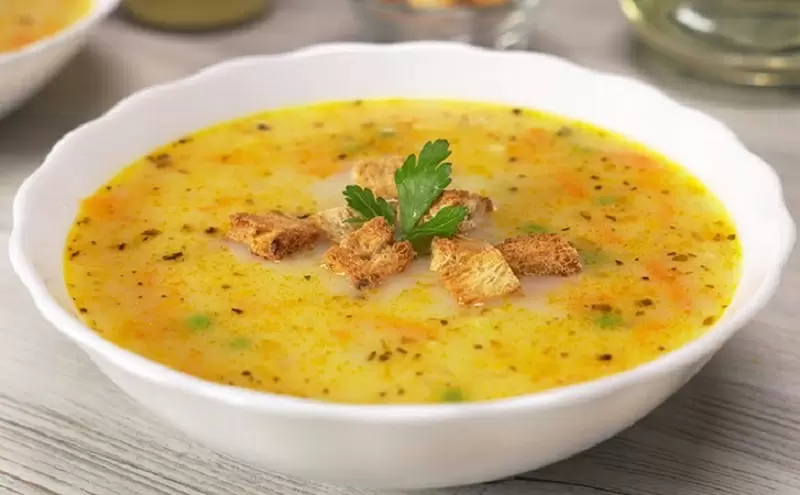 Сырный суп за 20 минут: быстрый и насыщенный вкус домашнего уюта