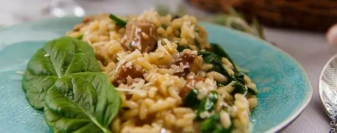 Погружение в мир рисотто: шпинат и грибы в главной роли
