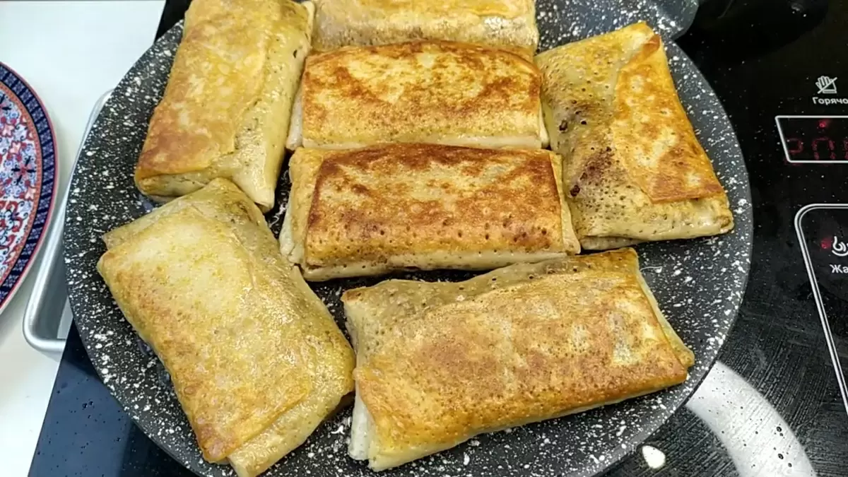 Тонкие блины с куриной печенью и грибами: новое гастрономическое вдохновение