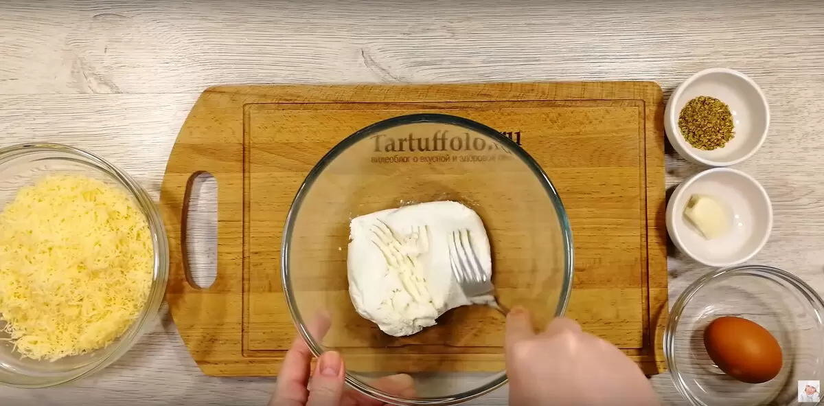 Необычные творожно-сырные палочки: легкий и быстрый рецепт, который станет звездой вашего праздника