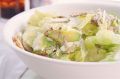 Салат цезарь с курицей и авокадо: новый взгляд на классический рецепт